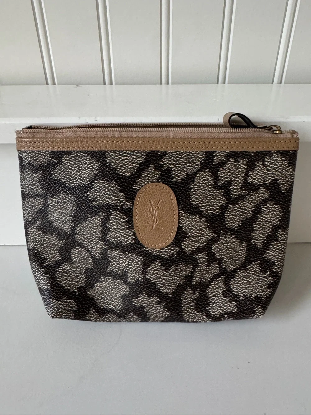 Yves Saint Laurent Leather  Cosmetics  Pouch